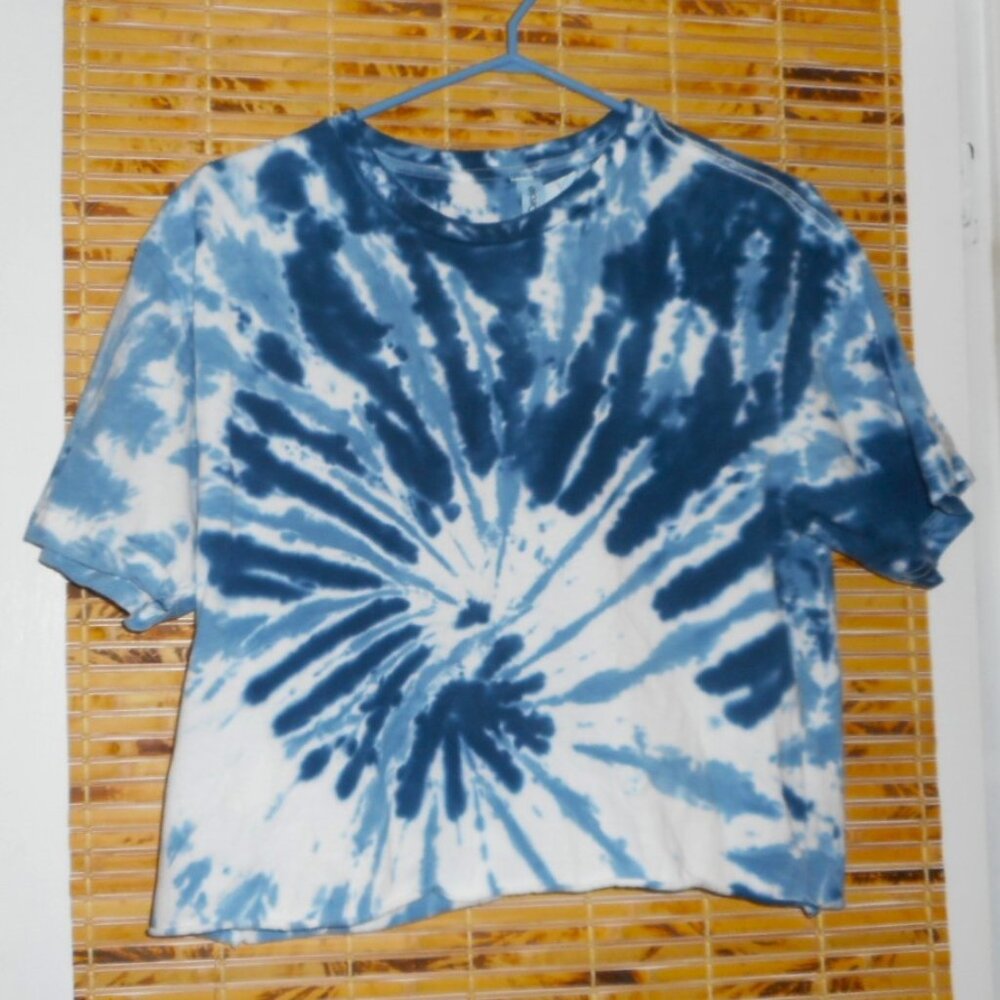 Circle Clothing Blue Tie-Dye Crop Top T-Shirt *Size: M